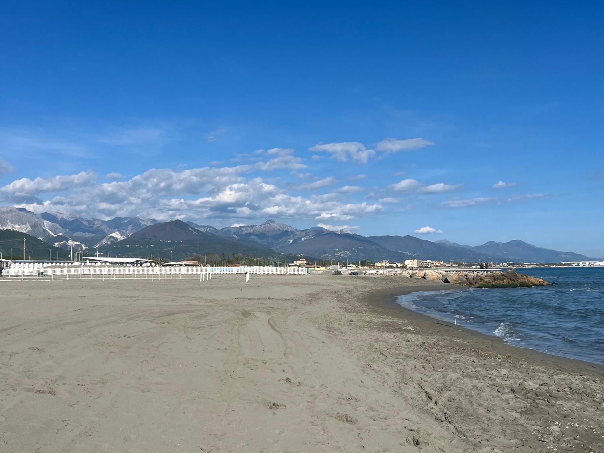 Chalet Camping River Italie Met 2 Slaapkamers Ameglia Zewnętrze zdjęcie