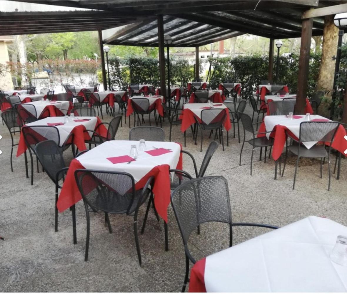 Chalet Camping River Italie Met 2 Slaapkamers Ameglia Zewnętrze zdjęcie
