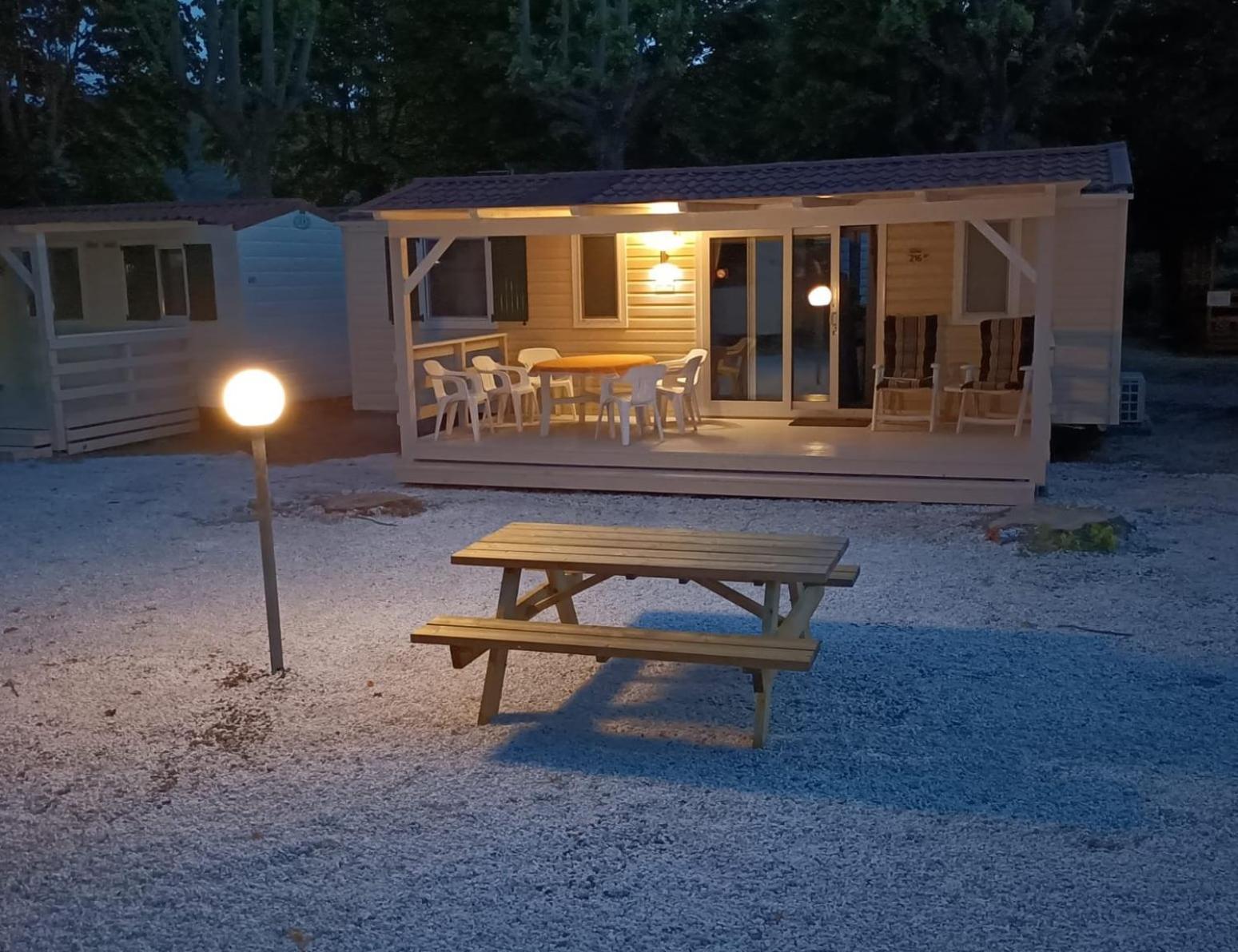 Chalet Camping River Italie Met 2 Slaapkamers Ameglia Zewnętrze zdjęcie
