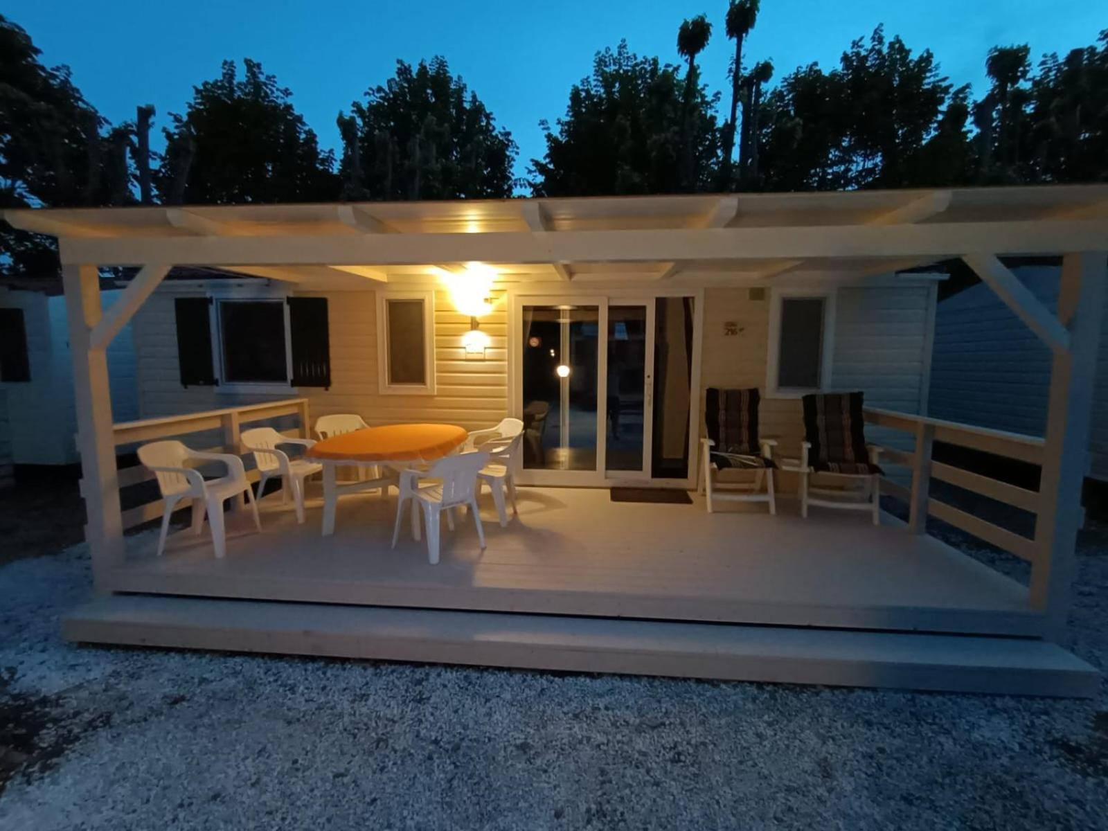 Chalet Camping River Italie Met 2 Slaapkamers Ameglia Zewnętrze zdjęcie