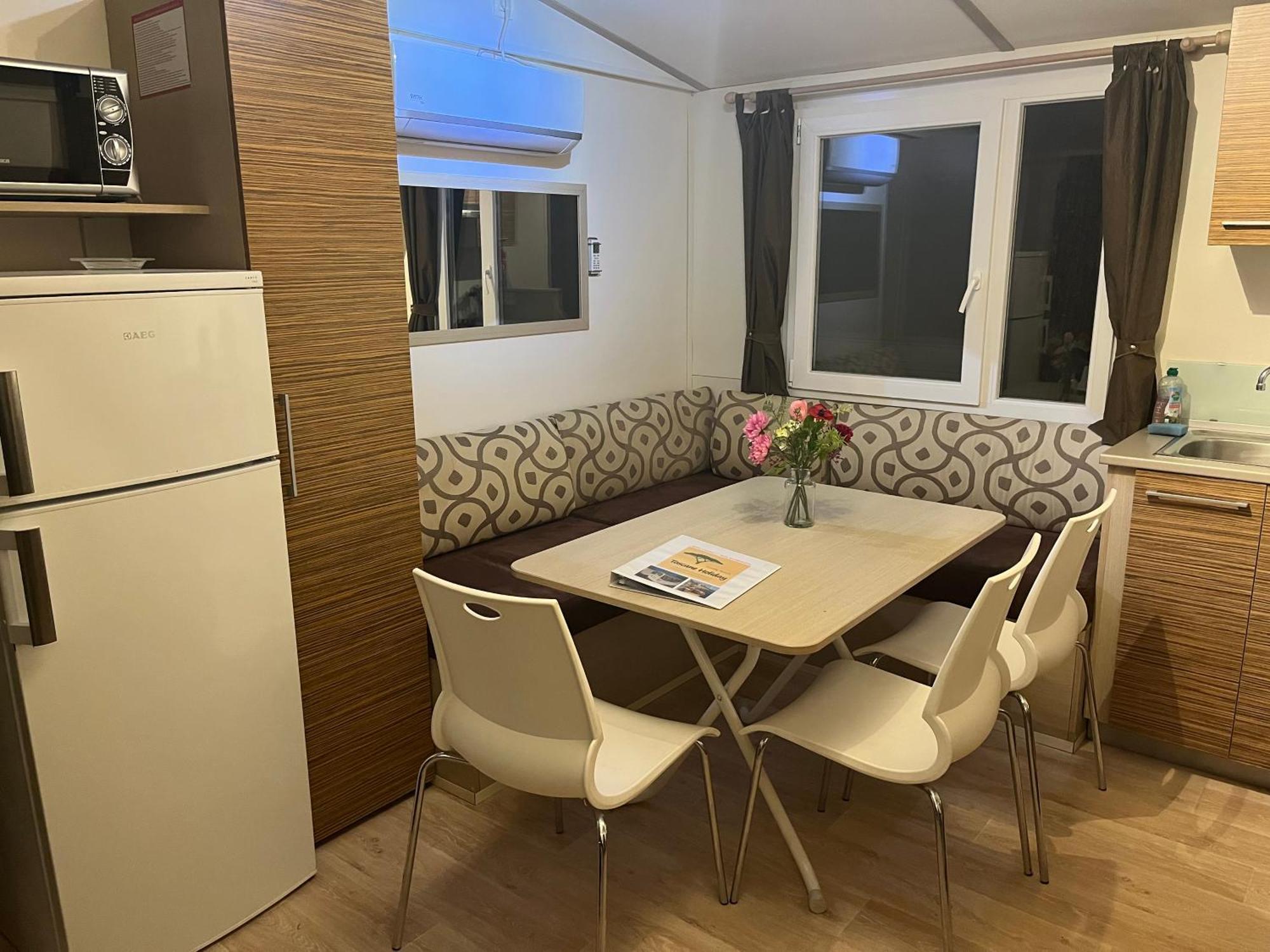 Chalet Camping River Italie Met 2 Slaapkamers Ameglia Zewnętrze zdjęcie
